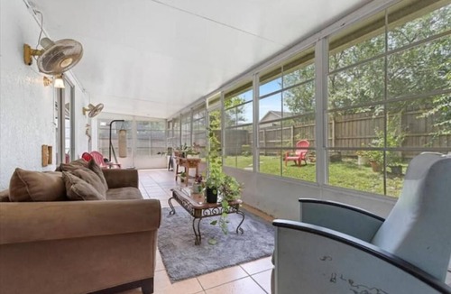 Chuluota House | Pet Friendly!✰ Charming home with big patio!