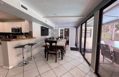 Wilton Manors House | Pet Friendly, Flamingo retreat w Pool & Guesthouse