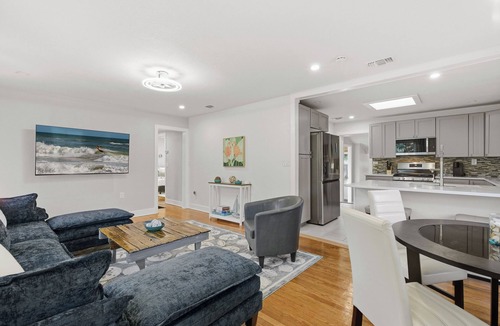 New Smyrna Beach House | 🏖️Pet Friendly | Great Location | Awesome Backyard | Happy Ours🏖️