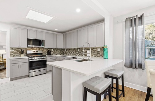 New Smyrna Beach House | 🏖️Pet Friendly | Great Location | Awesome Backyard | Happy Ours🏖️