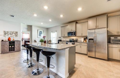 Newberry House | Pet-Friendly Home w/Screened Patio in Newberry!