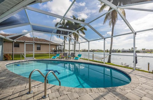 Fort Myers House | Pet Friendly, Lake view, Game Room - Villa Coral Palace - Roelens Vacations