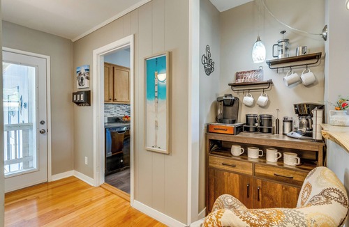 Southeast Pensacola Cottage | Pet-friendly Pensacola Home w/Sunny Backyard!