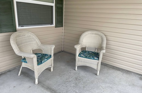 The Villages House | Pet-Friendly Retreat near Brownwood Paddock Square in The Villages.