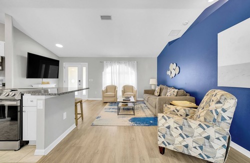Venice Groves House | Pet-Friendly South Venice Home
