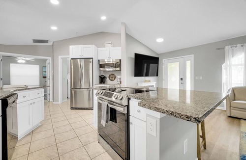 Venice Groves House | Pet-Friendly South Venice Home