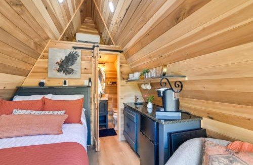 Cherokee Apartment | Pickwick Lake Cabin Private Hot Tub, Shared Perks