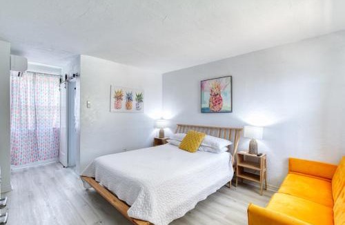 Schulte Park House | Pineapple Shores Retro Inn