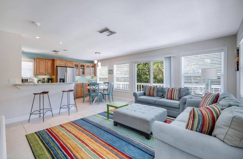 Del Sega House | Pink Shell | peaceful Sanibel home short walk to the beach!
