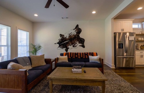 Auburn House | Piper on the Plains: Near Campus