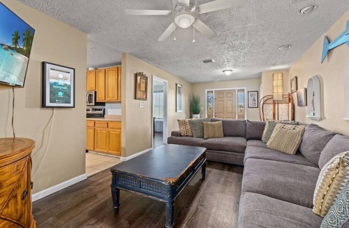 El Centro Beach House | Pirates Cove ~ Heated Pool, Hot Tub, Game Room & 6-Seater Golf Cart