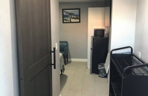 Pinellas Park Apartment | Pleasant 1-bedroom NEW Studio 3 with NEW AC in Pinellas Park