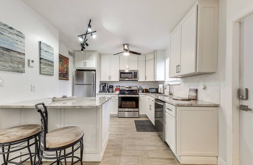 Cypress Point Condo | Pool Access, 1 Mi to Pier! Pompano Beach Condo