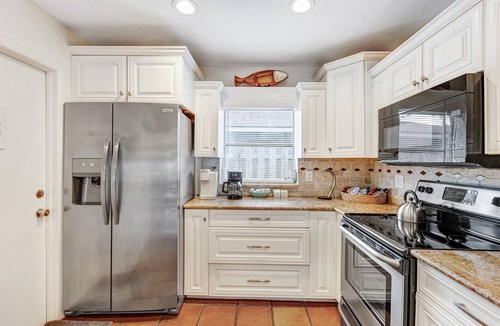 Naples Park House | Pool, beach, & fun. Jan 2027 OPEN