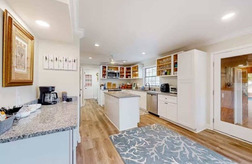 Foley House | Pool, Beaches, OWA, Dining, and More | Palmaway