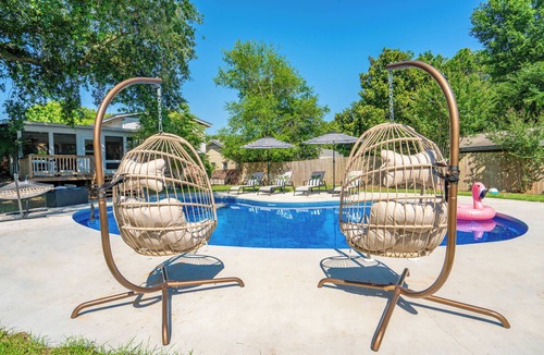 Mississippi City House | POOL! Close to the Beach and Downtown! BBQ! Game Room!
