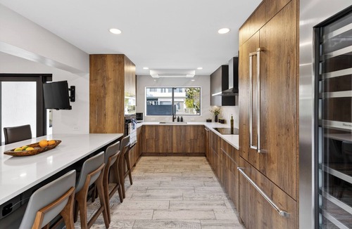 Birch Park Finger Streets House | Pool + Hot Tub | 5 Min Walk to Beach | Birch Park | Soleil Modern