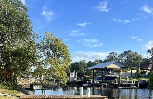 Isle of Palms House | Pool House on a water minutes from Beach/Mayo hospital
