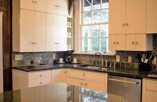 Montgomery House | Pool, Mins to ASU & Downtown- Foxy on Felder