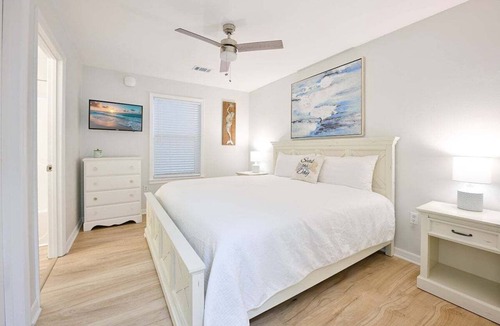 Seagrove Beach Apartment | Pool | Walk to Beach | Salt & Seagrove | Tennis | Seagrove