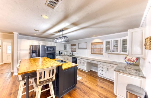 Long Beach House | POOL with Heating option! 6-seater Golf Cart &GameRoom! Walk to Beach &Downtown!