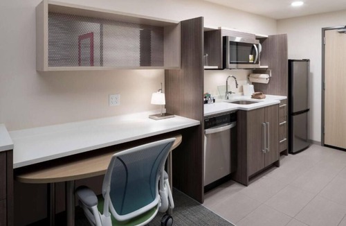 Port Canaveral Hotel | Portside 1BR King Suite w/Outdoor Pool | 0.4 mi Oceanside Distillery