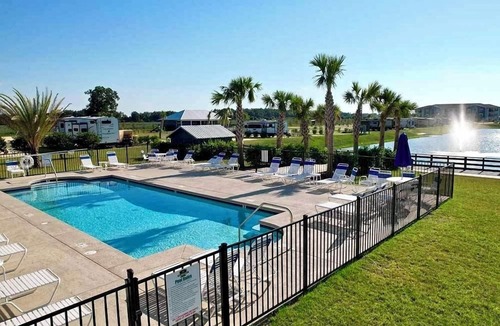 Foley RV Rental | Premium RV Site 81 - Gated, Heated Pool & Near OWA