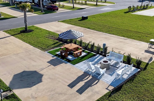 Foley RV Rental | Premium RV Site ⛱️ Resort Amenities 👙Heated Pool🎢 Near OWA & Beaches 🐚🏝️🌊!
