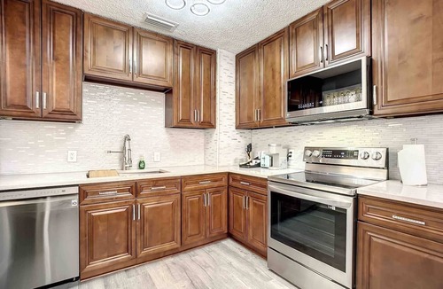 Northside House | Private 2BR Home 10 min to airport & downtown WiFi Patio Comfortable stay