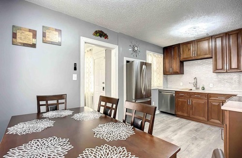 Northside House | Private 2BR Home 10 min to airport & downtown WiFi Patio Comfortable stay