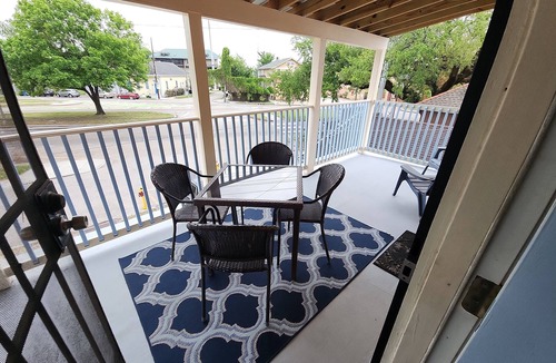 Seventh Ward House | Private 3 bed/2 bath home 12 blocks from French Quarter, Jazz Fest, Super Dome