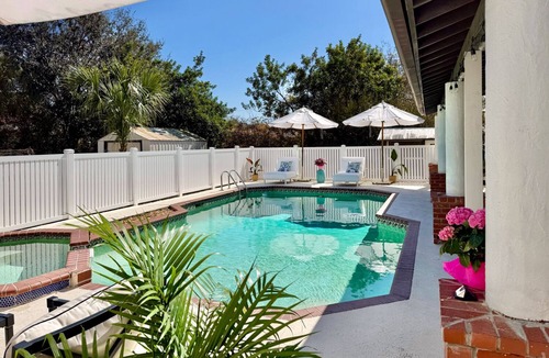 Vero Beach Villa | Private 5BR Pool Retreat Boat & RV Friendly 1 Acre Near JRTC & Wabasso Ramp