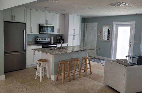 Siesta Key House | Private back yard with heated pool. Pet friendly 3 bedroom house, close to beach