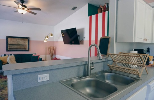 Brown House | Private Beachside Getaway!