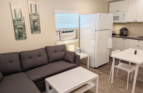 Cypress Gardens Apartment | Private Entrance 1 Bd 1.5 Bath Guest Suite in Cypress Gardens 1 mile to Legoland
