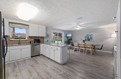Isle of Palms House | Private Heated Pool | Minutes to Mayo & Beach