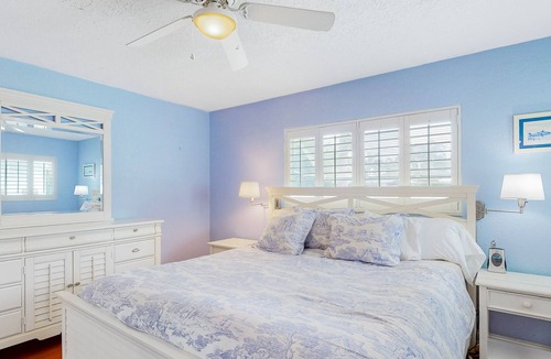 Santa Barbara Estates House | Private home near the beach with enclosed patio, lawn, W/D, fast WiFi, & AC