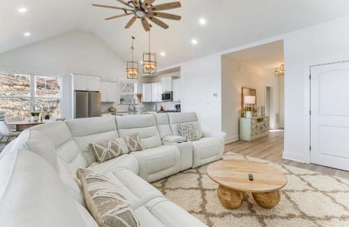 Rockford House | Private Lakeview Haven in Rockford