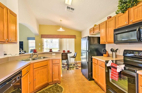 Solana Villa | Private Pool + Game Room! Davenport Family Home