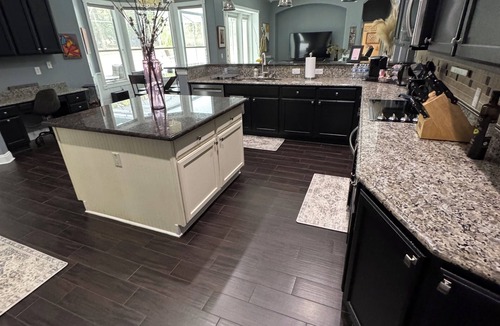 DeLand House | Private Pool Game Room Pet-Friendly 20 Min to Daytona Near Disney