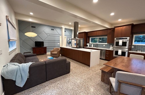Pensacola House | Private Pool Home. 7 Mins to the Beach! Arcade. Perfect retreat rain or shine!