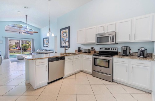 Lake Berkley House | Private Pool House w/Spa, Near Disney & Gym