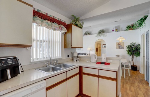 Morgan Point House | Private pool (solar heat, fence for privacy), billiards, darts, 65" smart TV