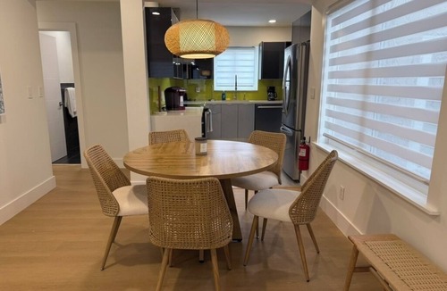 Downtown Fort Lauderdale House | Private Pool - Walk to Las Olas - Stylish Home - Sport Yard - Free Parking
