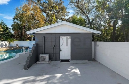 South Seminole Heights House | Private Poolside Guesthouse Near Downtown Tampa & Armature Works