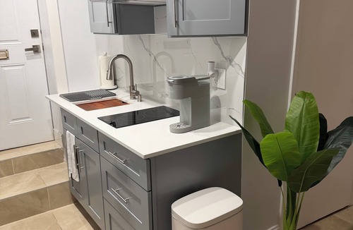 Little Haiti Apartment | Private suite w/entrance, parking, kitchen & bath. 6 min to Wynwood!