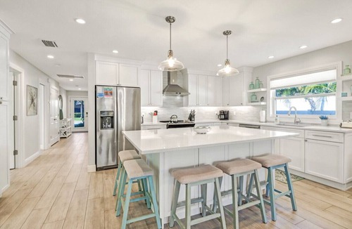 Naples Park House | Private Tropical Oasis - Summer/Fall Reduced 10% - Heated Pool/Spa - 1 Mile to Beach!