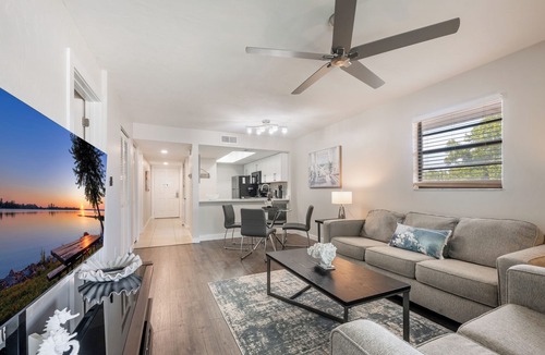 Park Shore Condo | PROMO 5% WEEKLY/10% MONTHLY Newly Renovated Beautiful Condo In Tropical Paradise