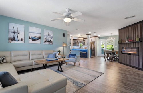 Waveland House | Pup friendly, spacious 4BR home, gourmet kitchen, golf cart avail in Waveland.