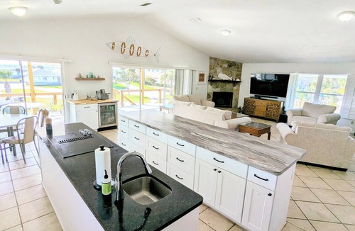 Ocean View Halifax Estates House | Pvt Htd POOL, 4 min walk to BEACH, 9 bed-4 B/4B w/InLaw suite, HUGE Lovely Home